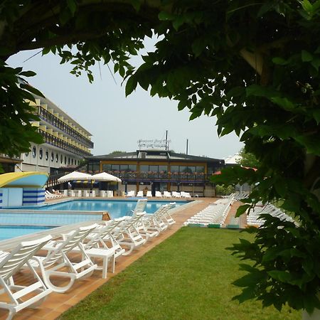 Hotel Marina Uno Lignano Sabbiadoro Exterior foto