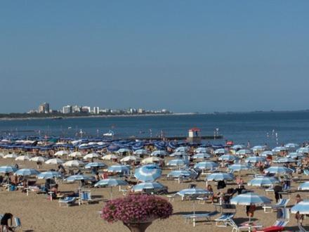 Hotel Marina Uno Lignano Sabbiadoro Exterior foto