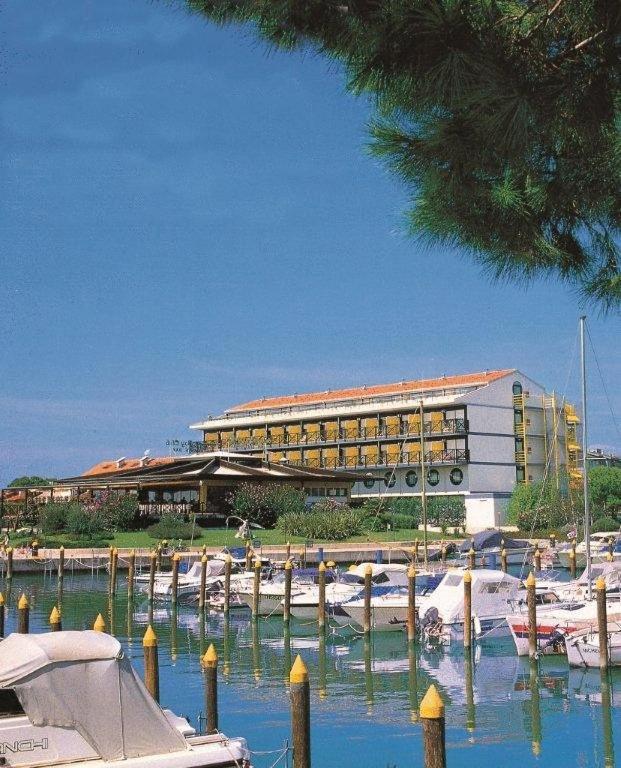 Hotel Marina Uno Lignano Sabbiadoro Exterior foto